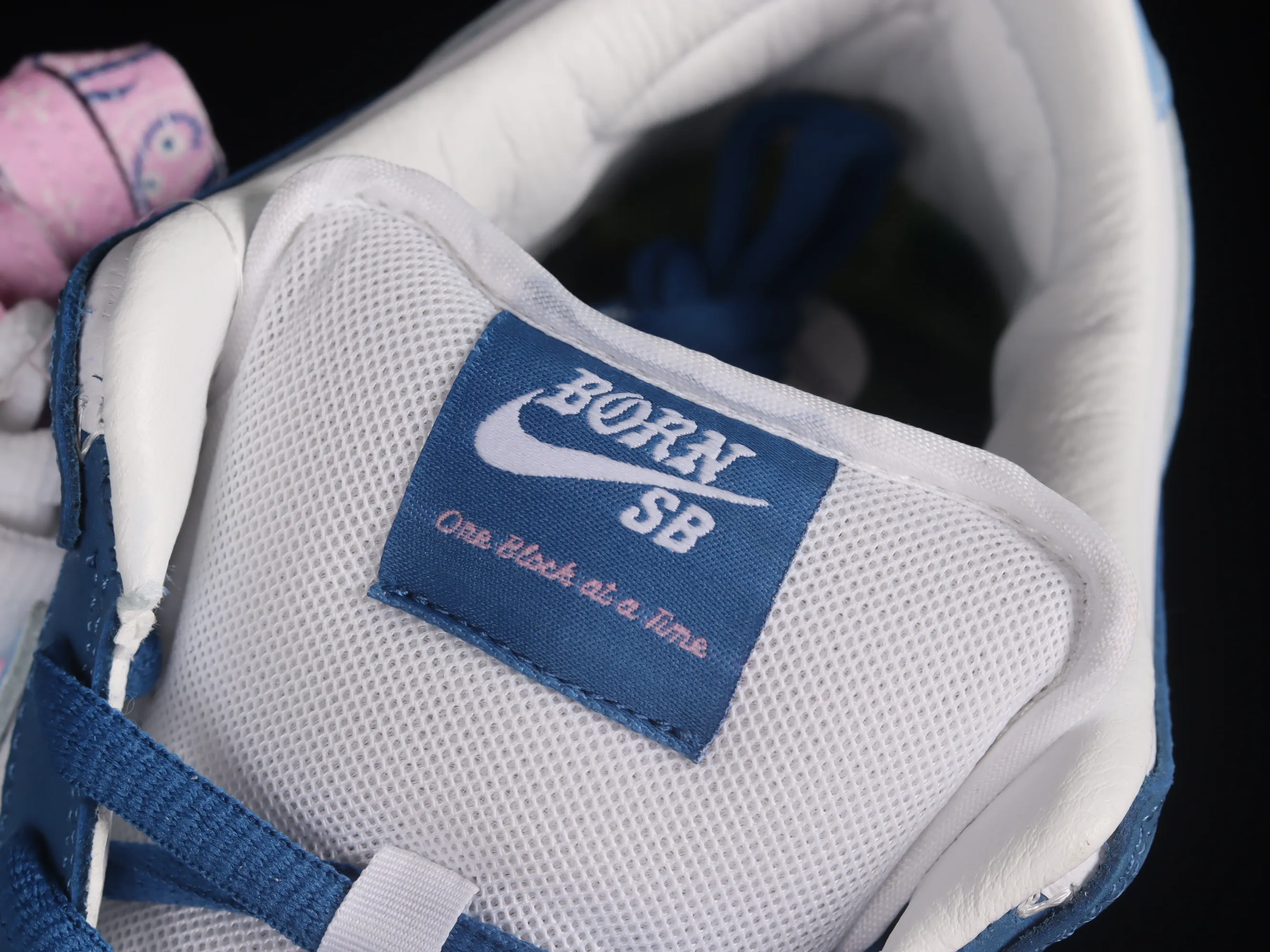 All Categories Nk SB Dunk Series Nk SB Dunk Low Low-top sneakers Pure original version Born x Raised x Nk SB Dunk American street style Joint model SB low-top sports and leisure sneakers FN7819-400